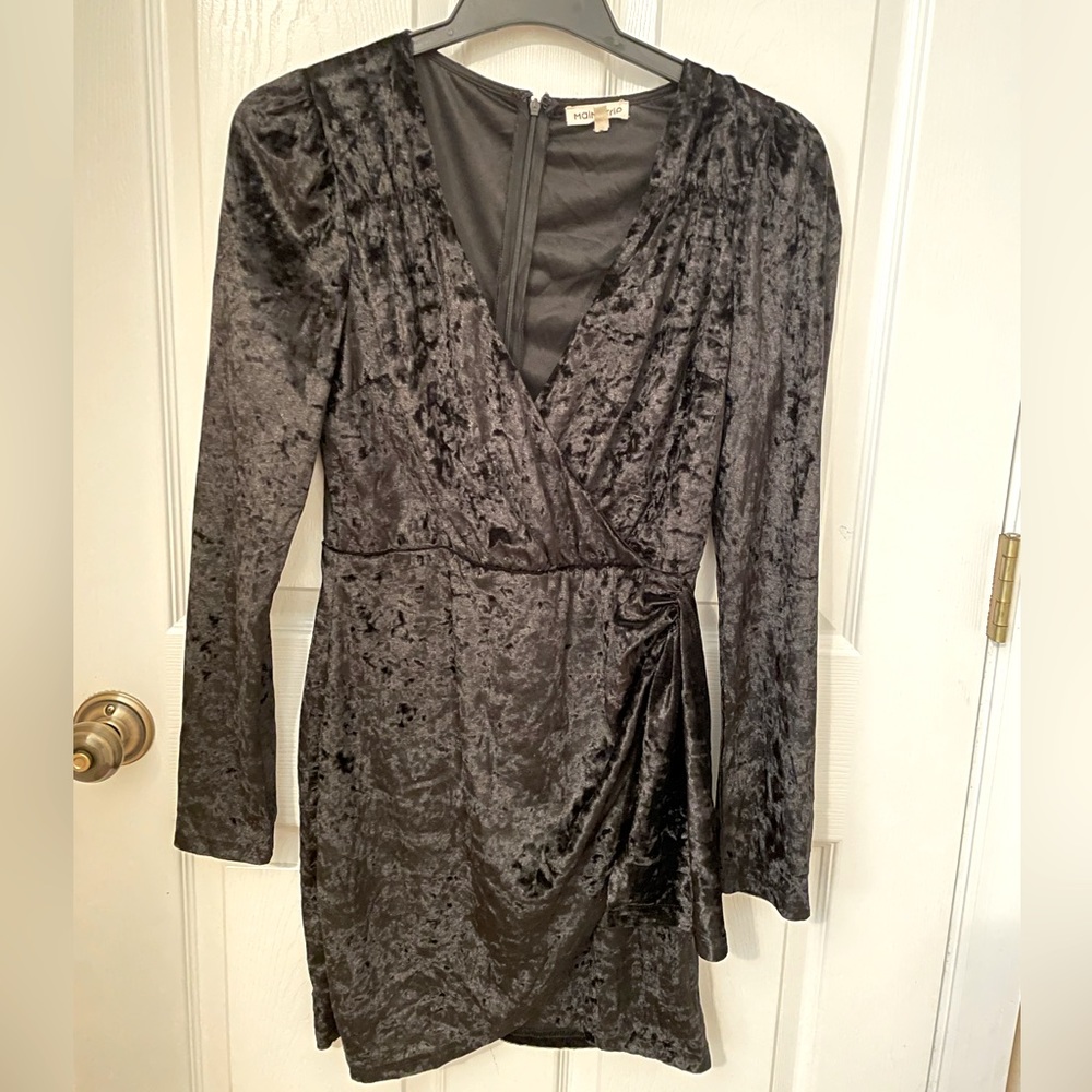 Main Strip | Black V Neck Mock Wrap Velvet Dress
| MIDI |